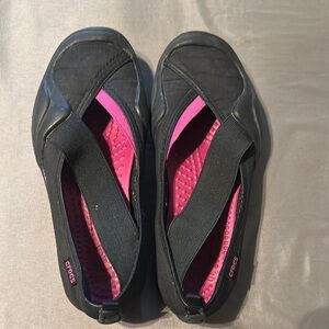 CROCS Black and Pink Cross-Band Flats